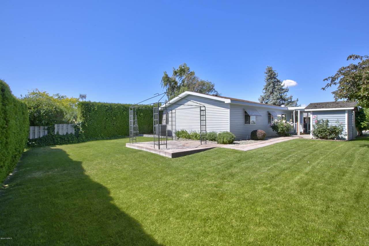 344 76th Ave - Photo 1