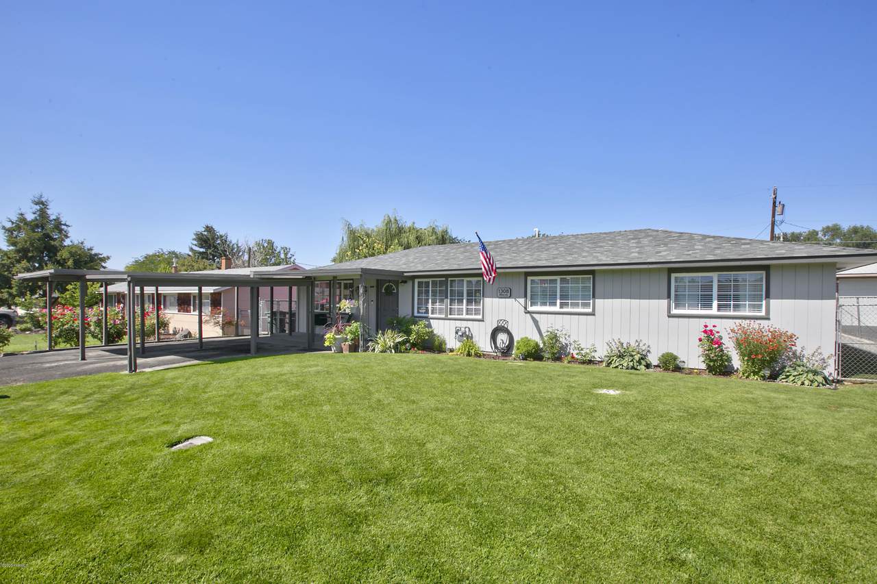 1308 42nd Ave - Photo 1