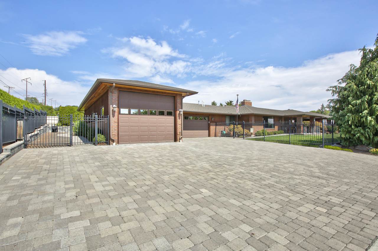 6505 Ridge Ct - Photo 1