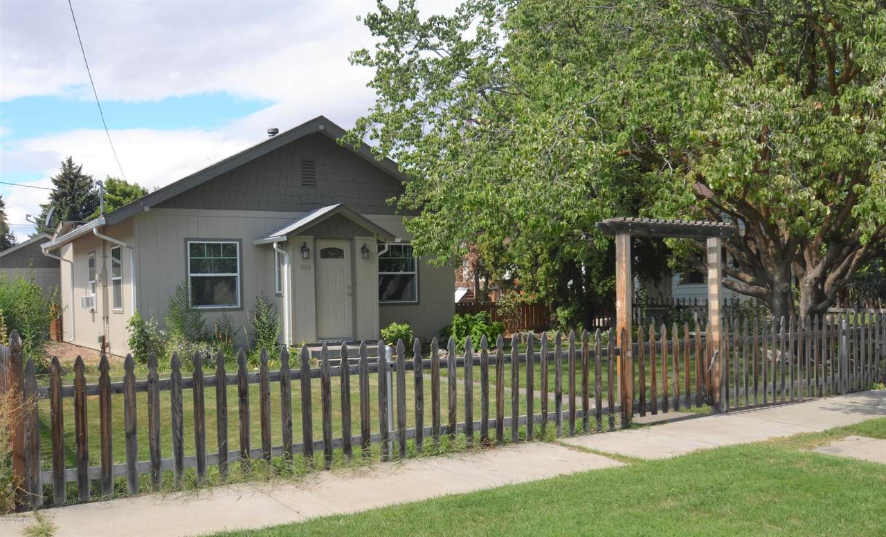 316 Naches Ave - Photo 1
