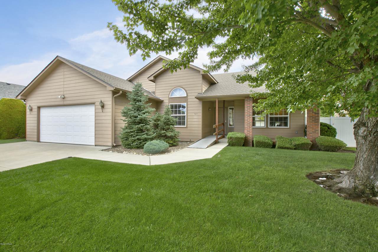7411 Holly Ln - Photo 1