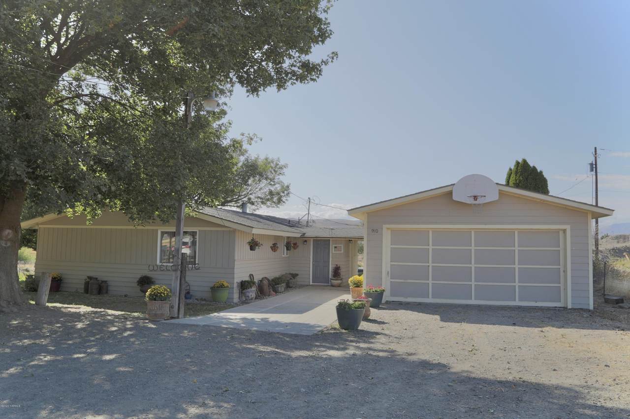 910 Buffalo Rd - Photo 1