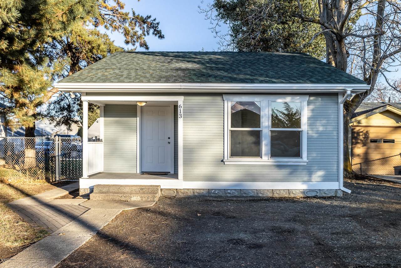 613 Cornell Ave - Photo 1