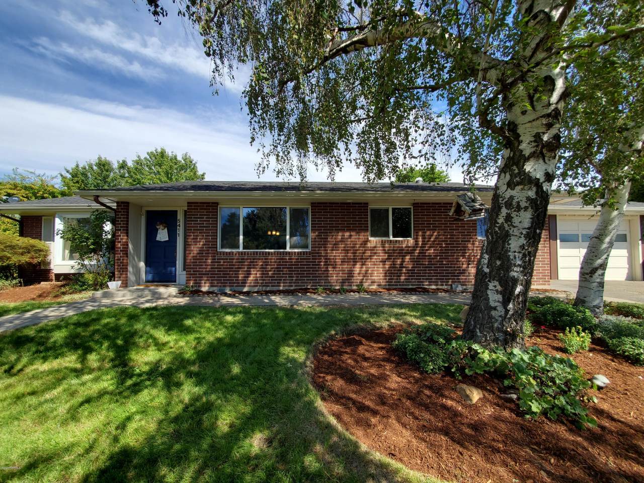 5411 Englewood Ave - Photo 1