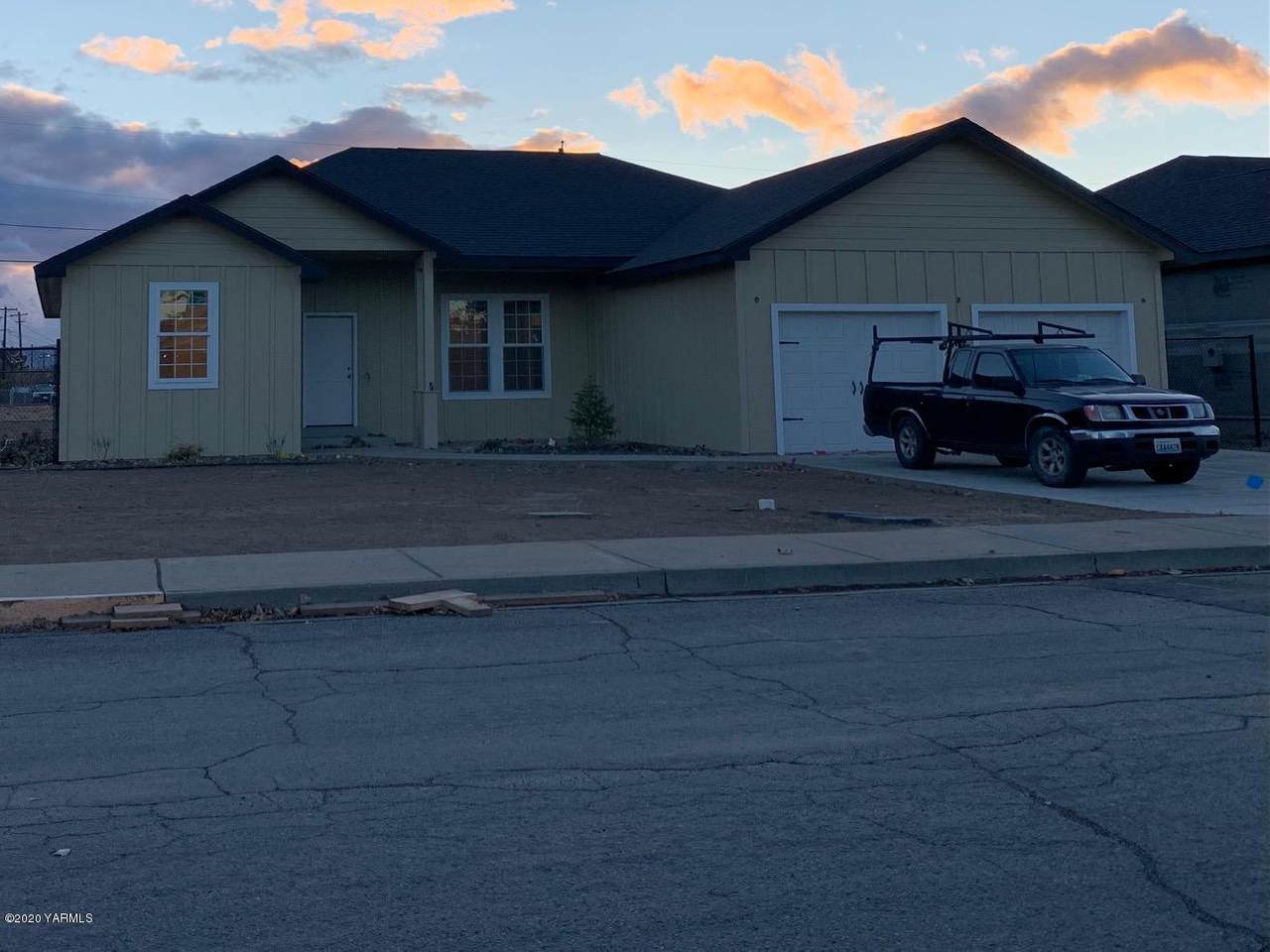 1001 Jefferson Ave - Photo 1