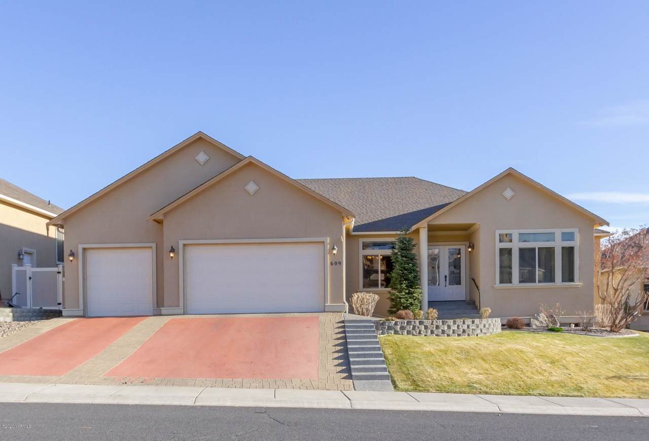 609 74th Ave - Photo 1
