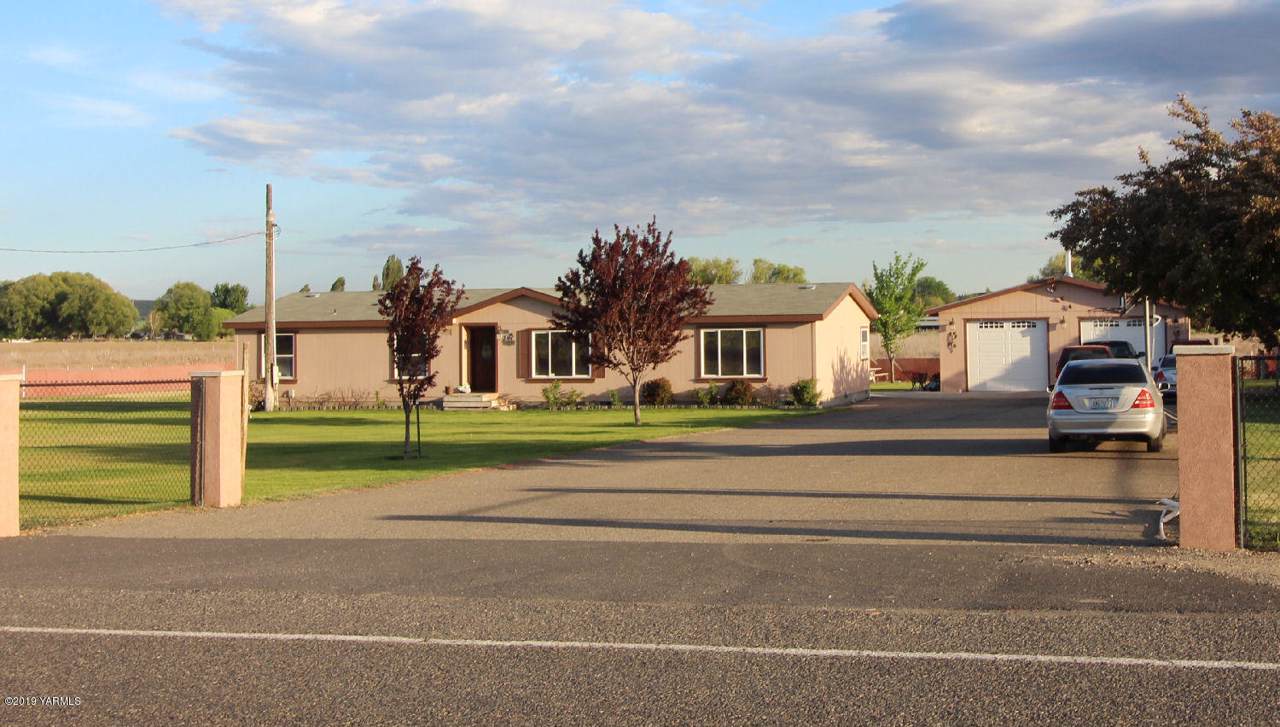 740 Barker Rd - Photo 1