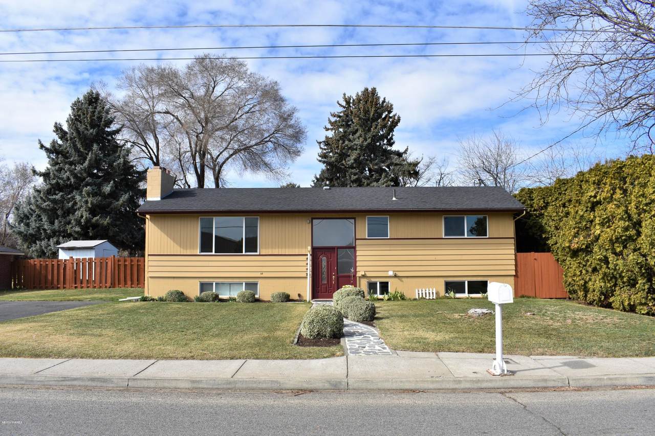 1112 44th Ave - Photo 1