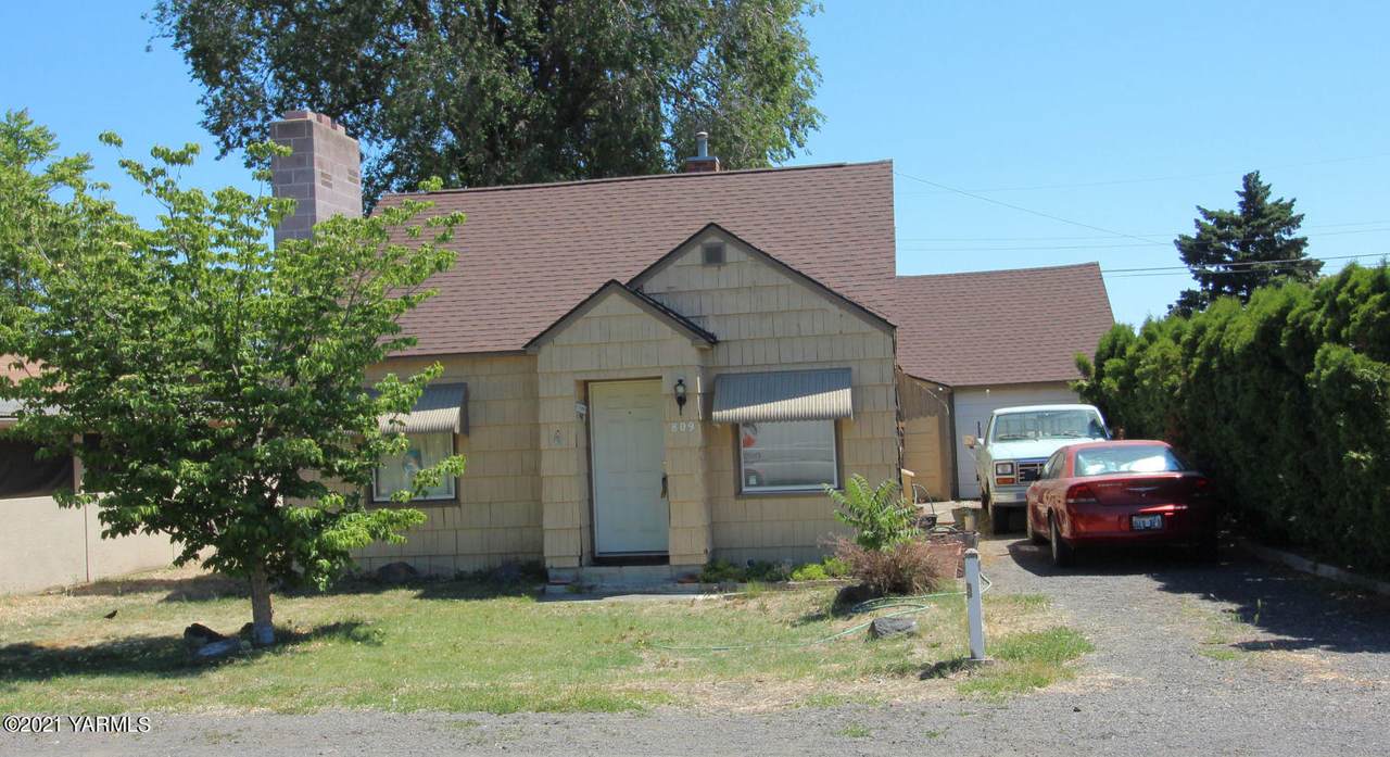809 25th Ave - Photo 1