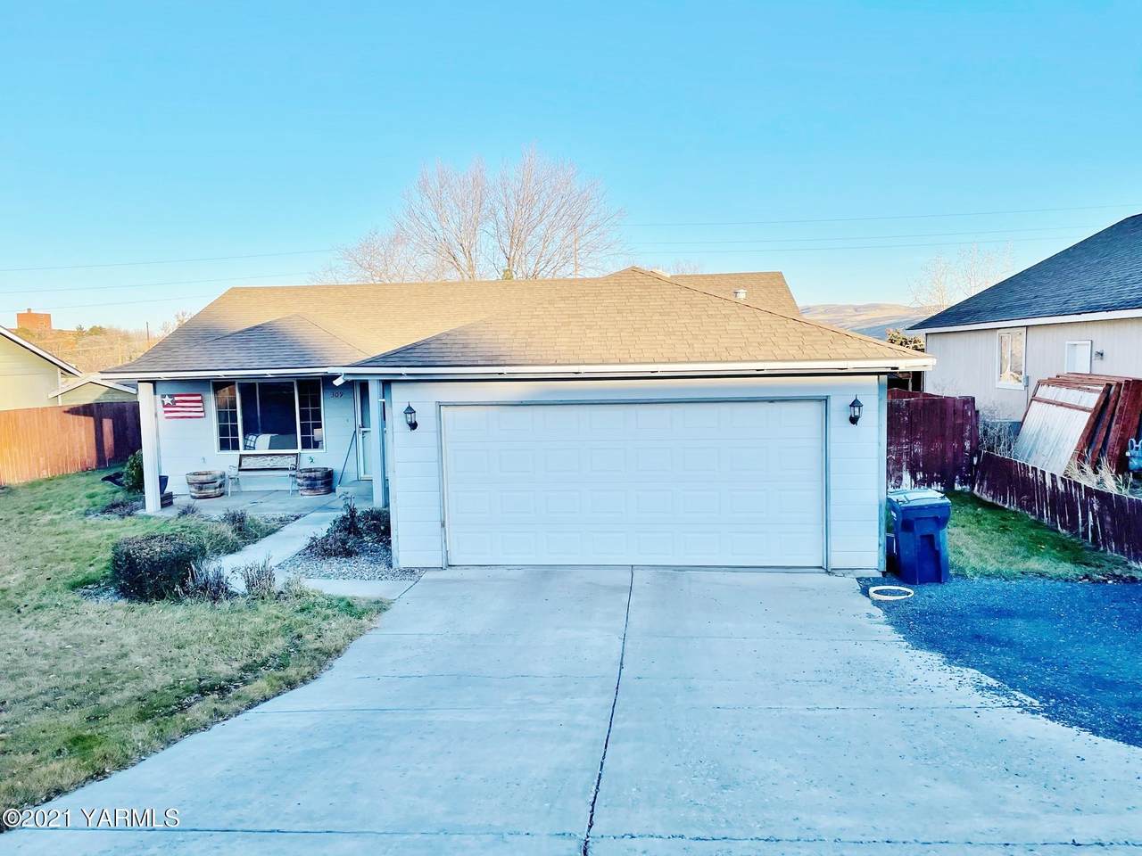 309 11th St - Photo 1