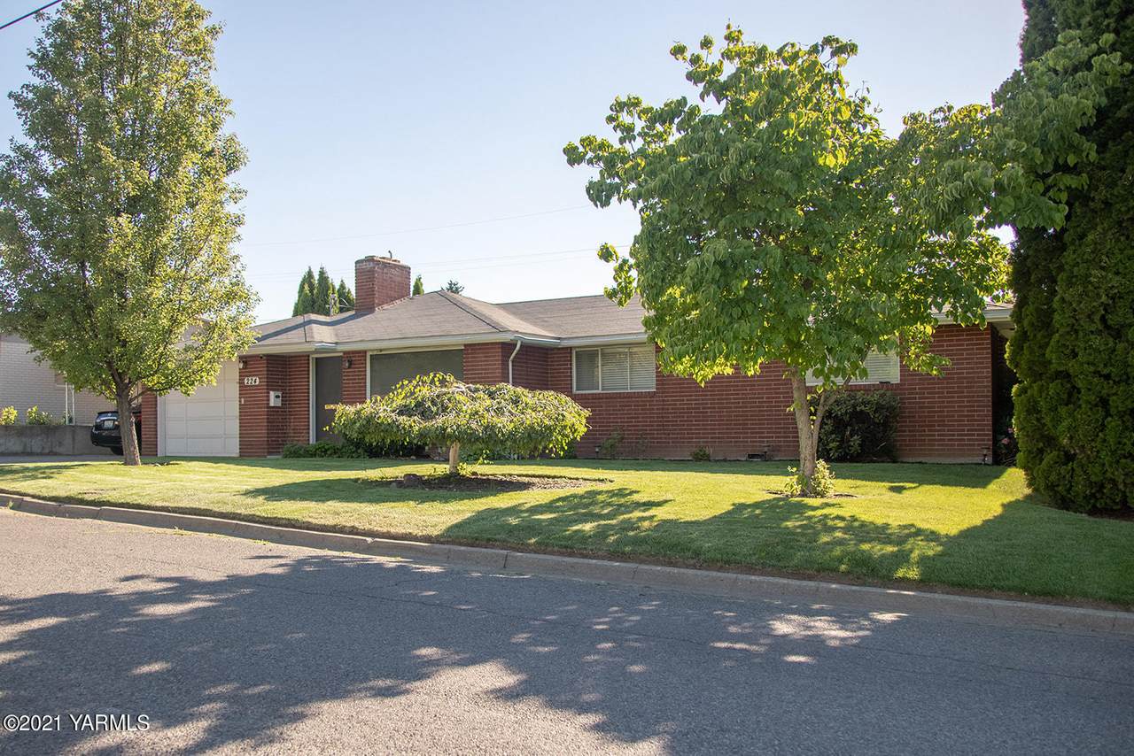 224 37th Ave - Photo 1