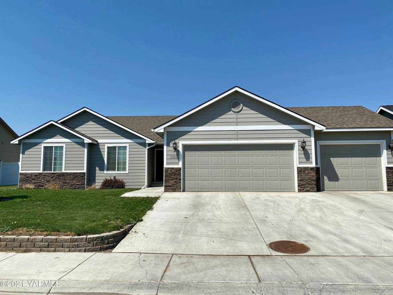 2102 60th Ave - Photo 1