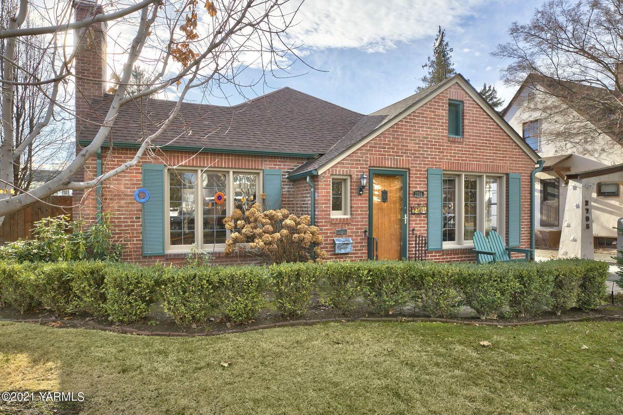 2704 Yakima Ave - Photo 1