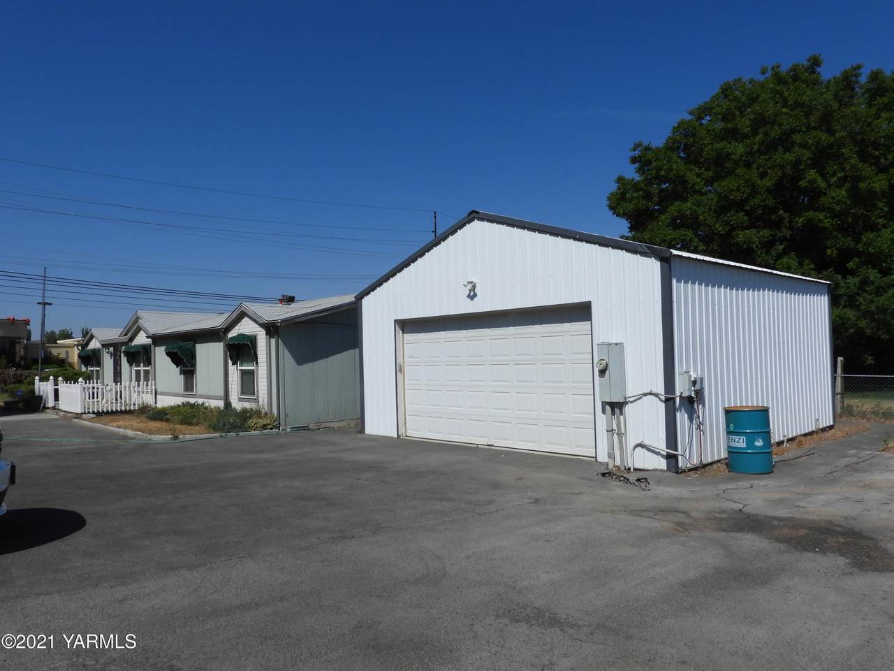 1105 44th Ave - Photo 1