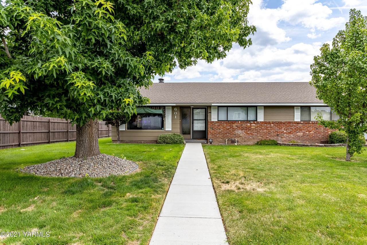 601 53rd Ave - Photo 1