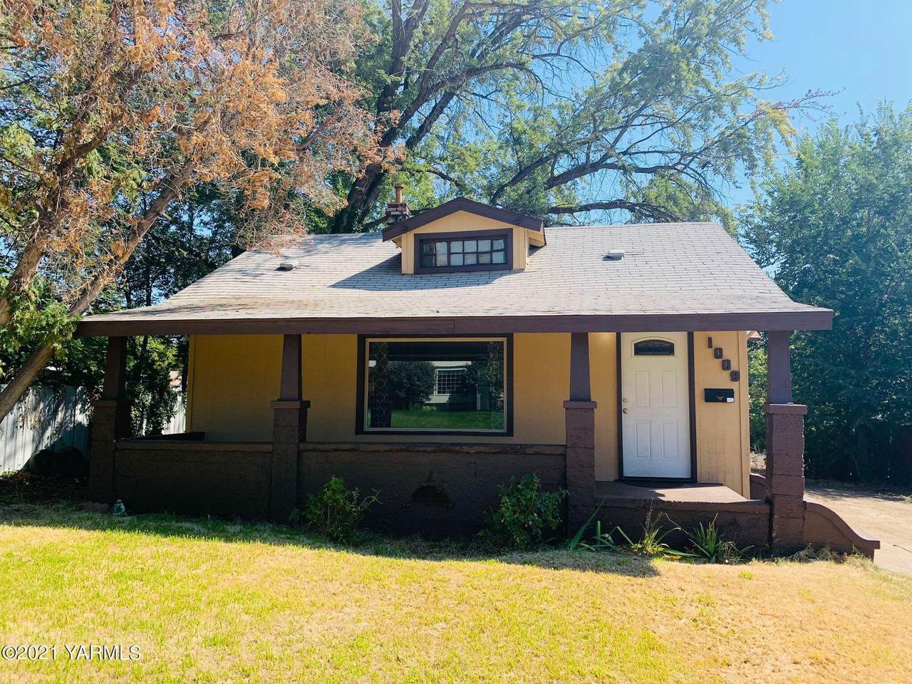 1009 21st Ave - Photo 1