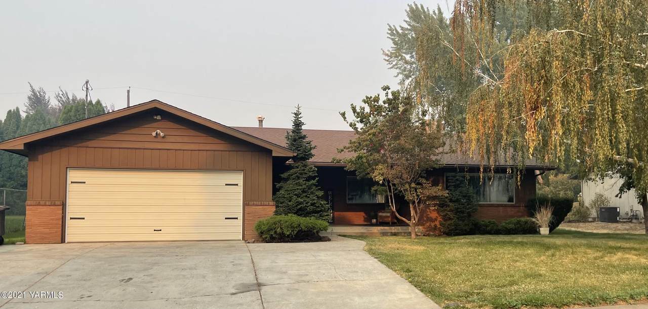 906 40th Ave - Photo 1