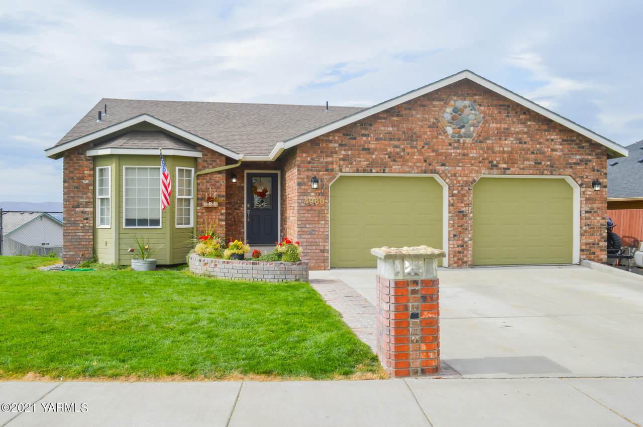 4960 Pear Butte Dr - Photo 1