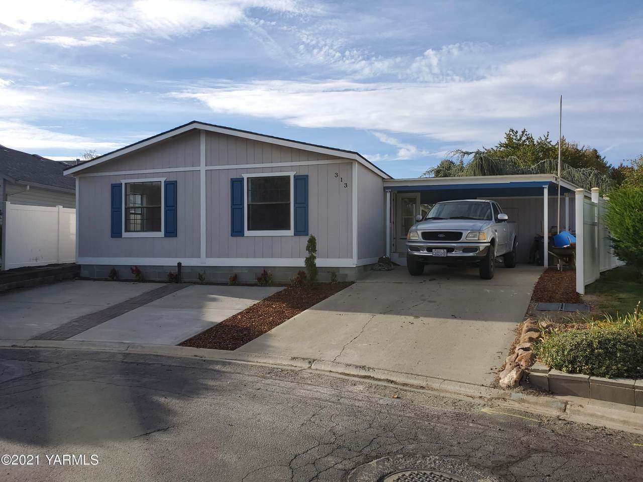 313 76th Ave - Photo 1
