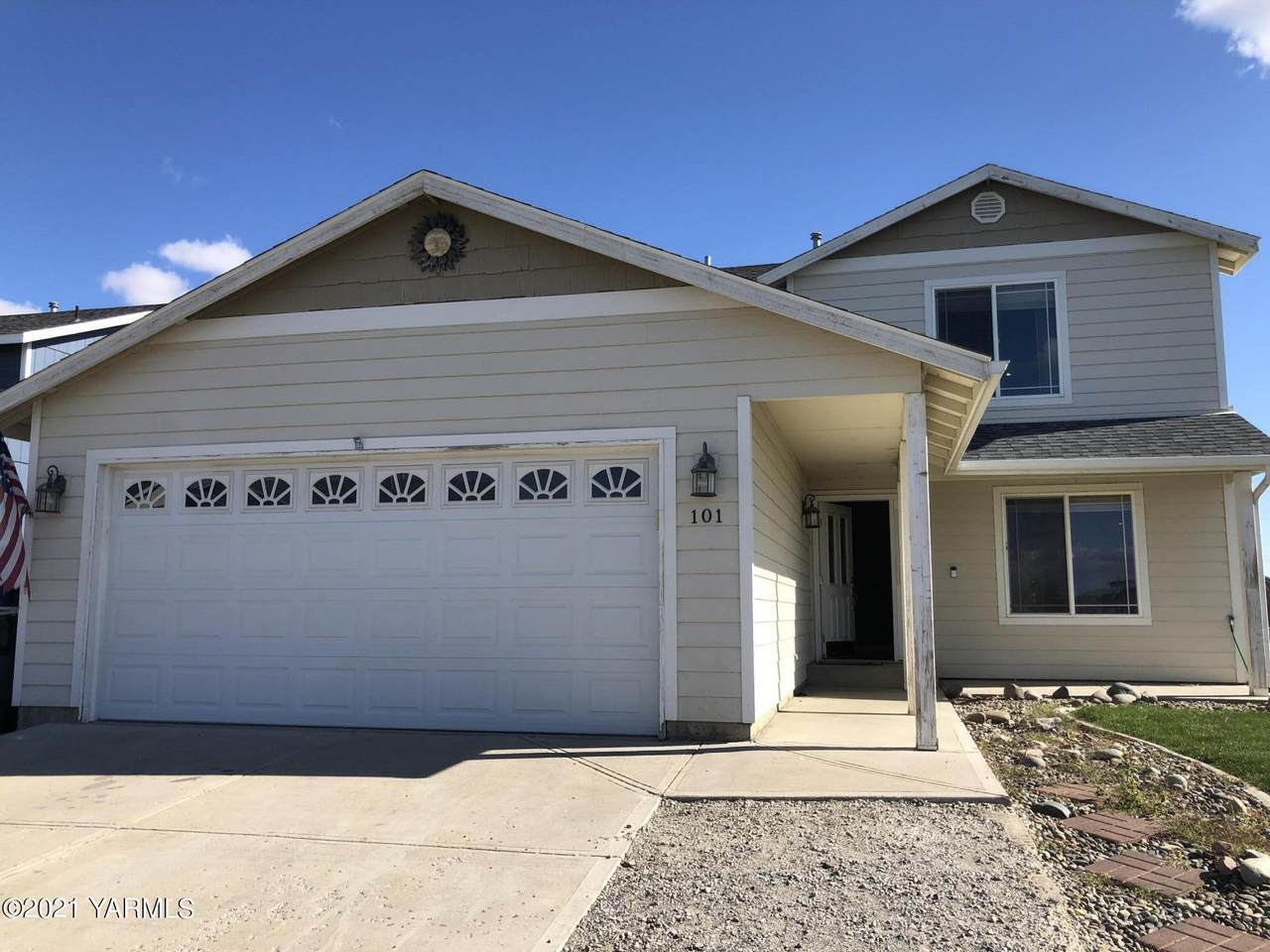 101 Glacier St - Photo 1