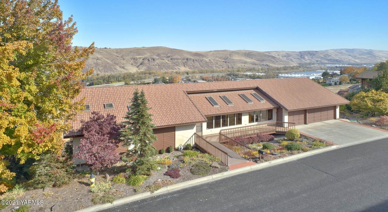 4503 Hilltop Way - Photo 1