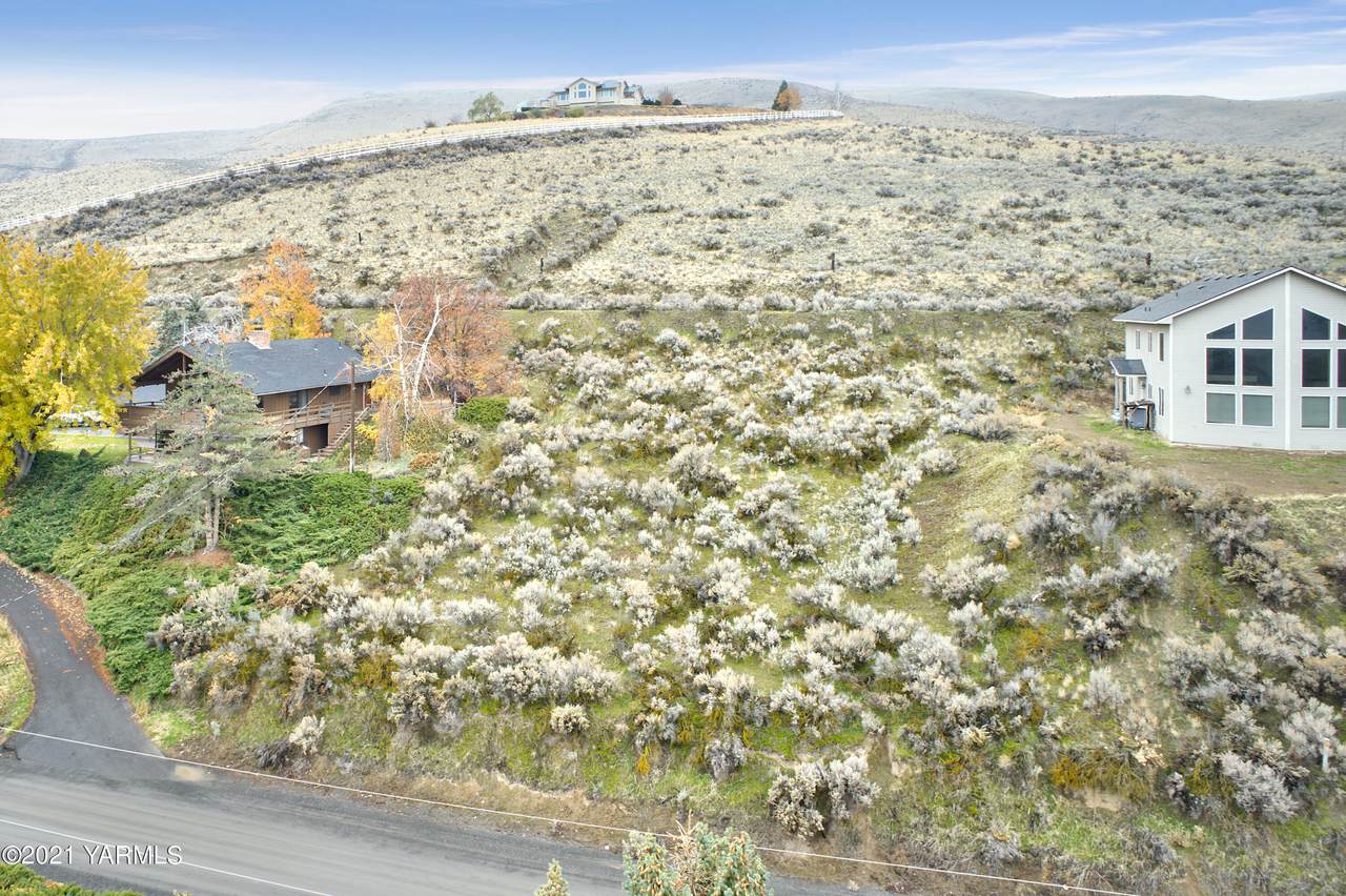 604 Hillside Dr - Photo 1