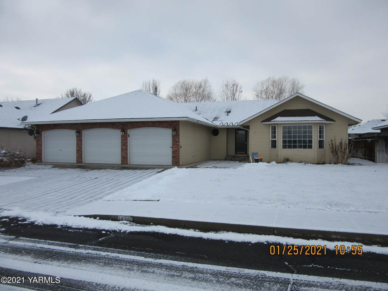 1436 67th Ave - Photo 1
