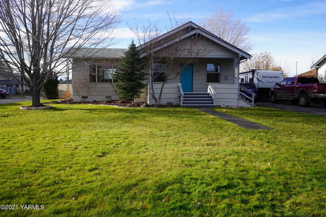 1106 Pleasant Ave - Photo 1