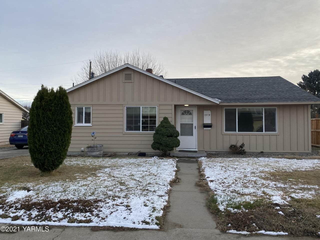 1519 Denson Ave - Photo 1