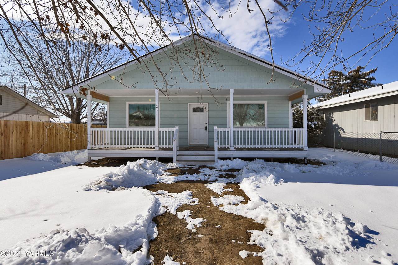 121 3rd Ave - Photo 1