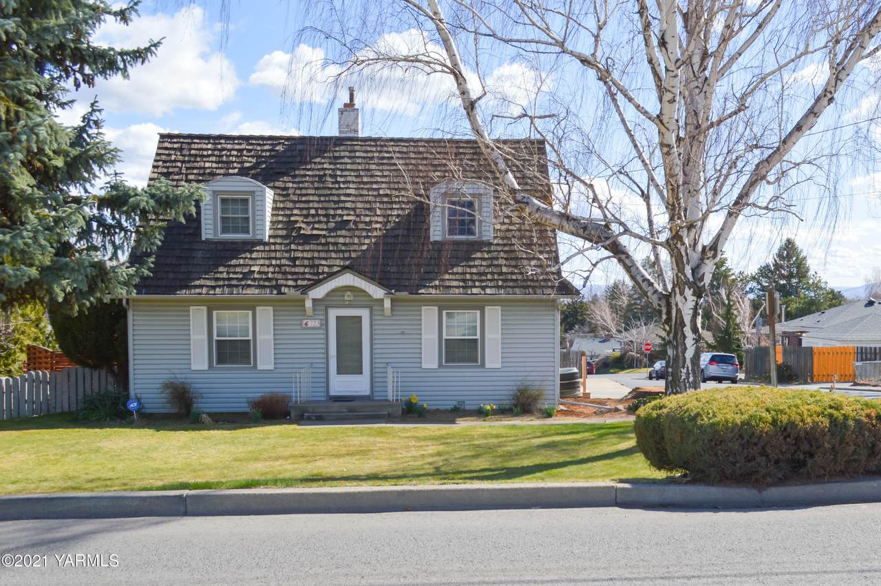 723 32nd Ave - Photo 1