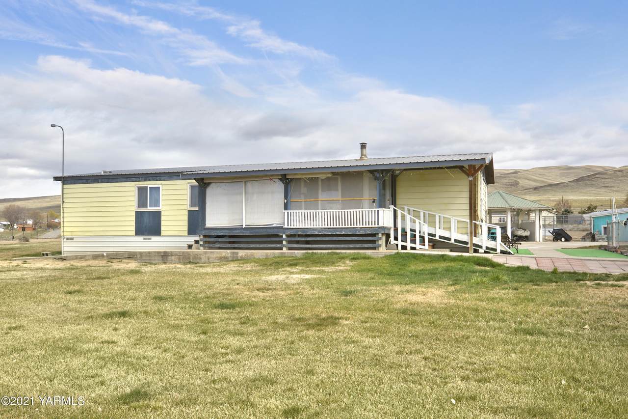 651 Cabin Ln - Photo 1