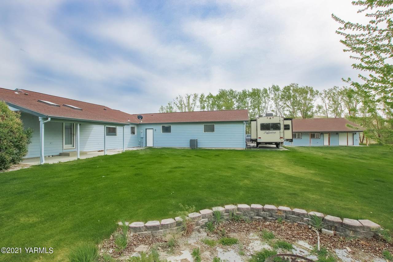 42207 Badger Rd - Photo 1