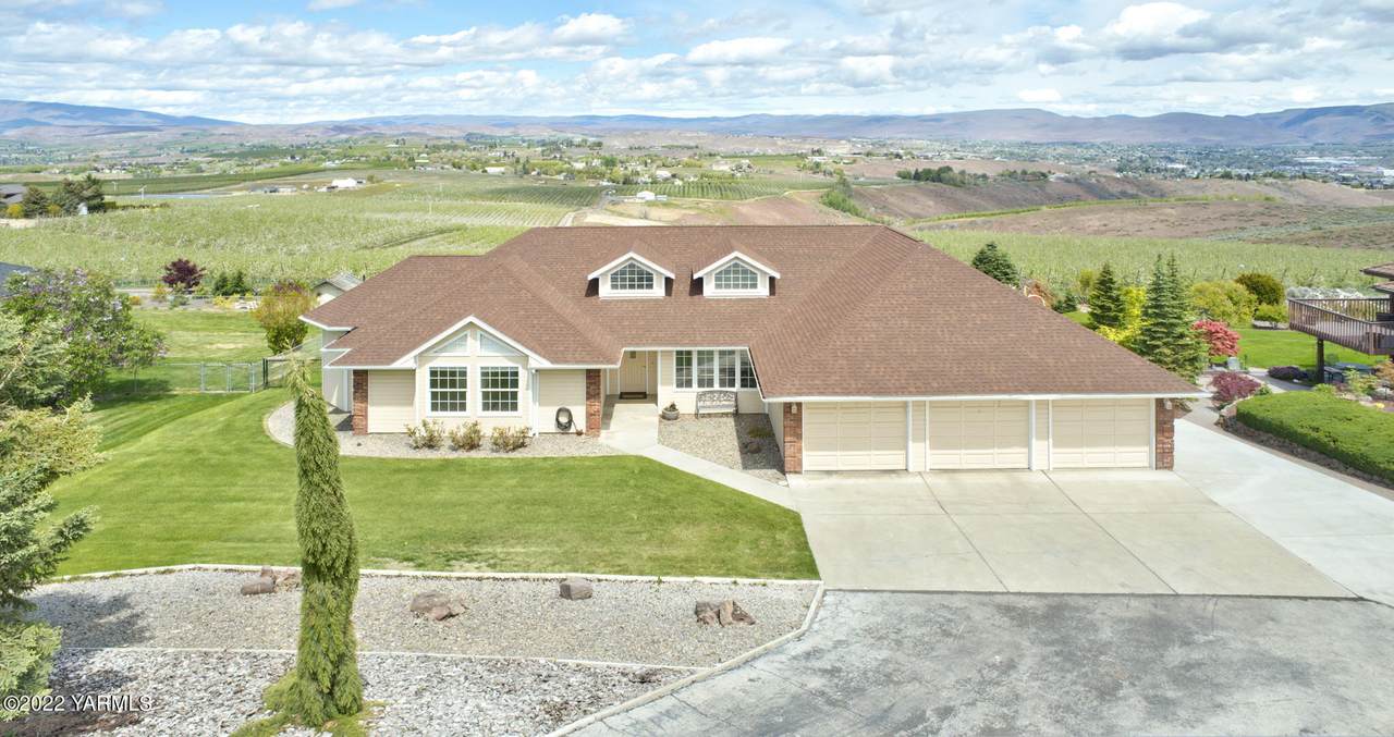 241 Lookout Point Dr - Photo 1