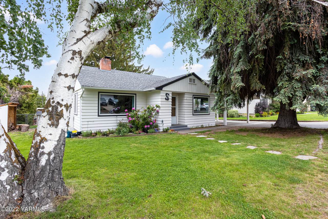 412 35th Ave - Photo 1