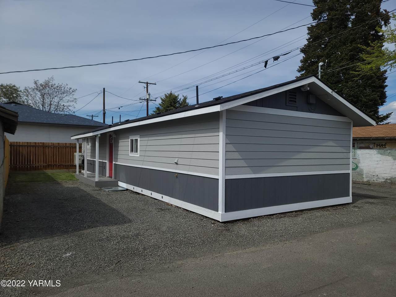 611 1/2 Queen Ave - Photo 1