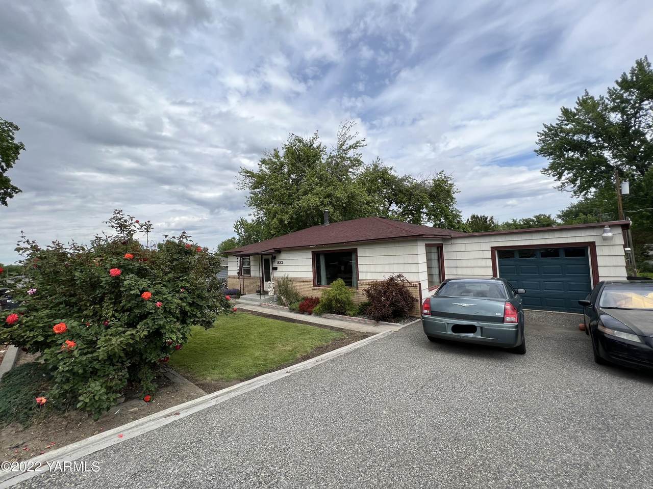 832 Myrtle St - Photo 1