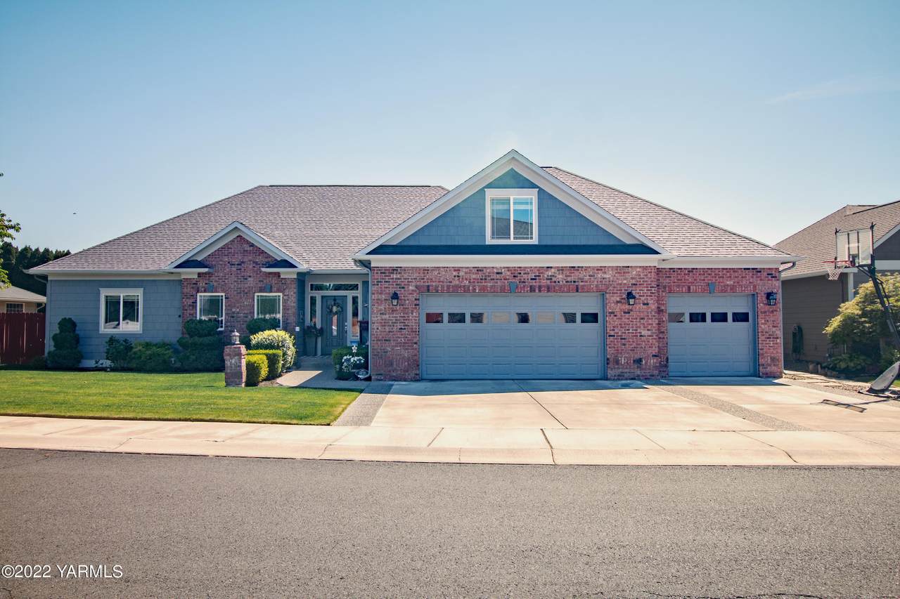 1001 85th Ave - Photo 1