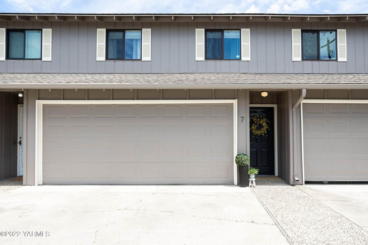 701 38th Ave - Photo 1