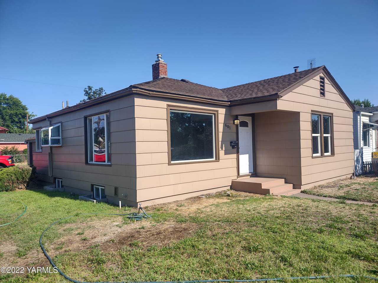 601 8th Ave - Photo 1