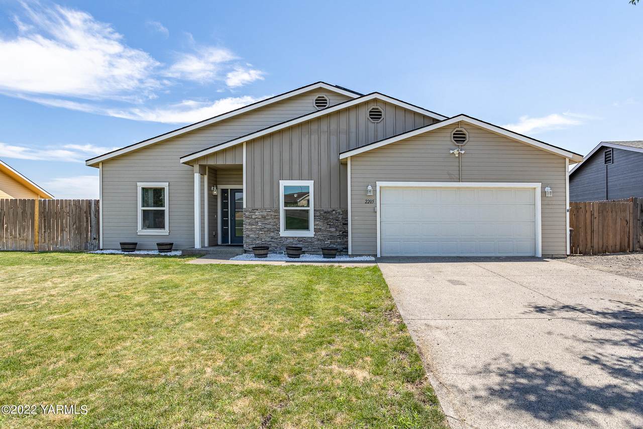 2205 68th Ave - Photo 1