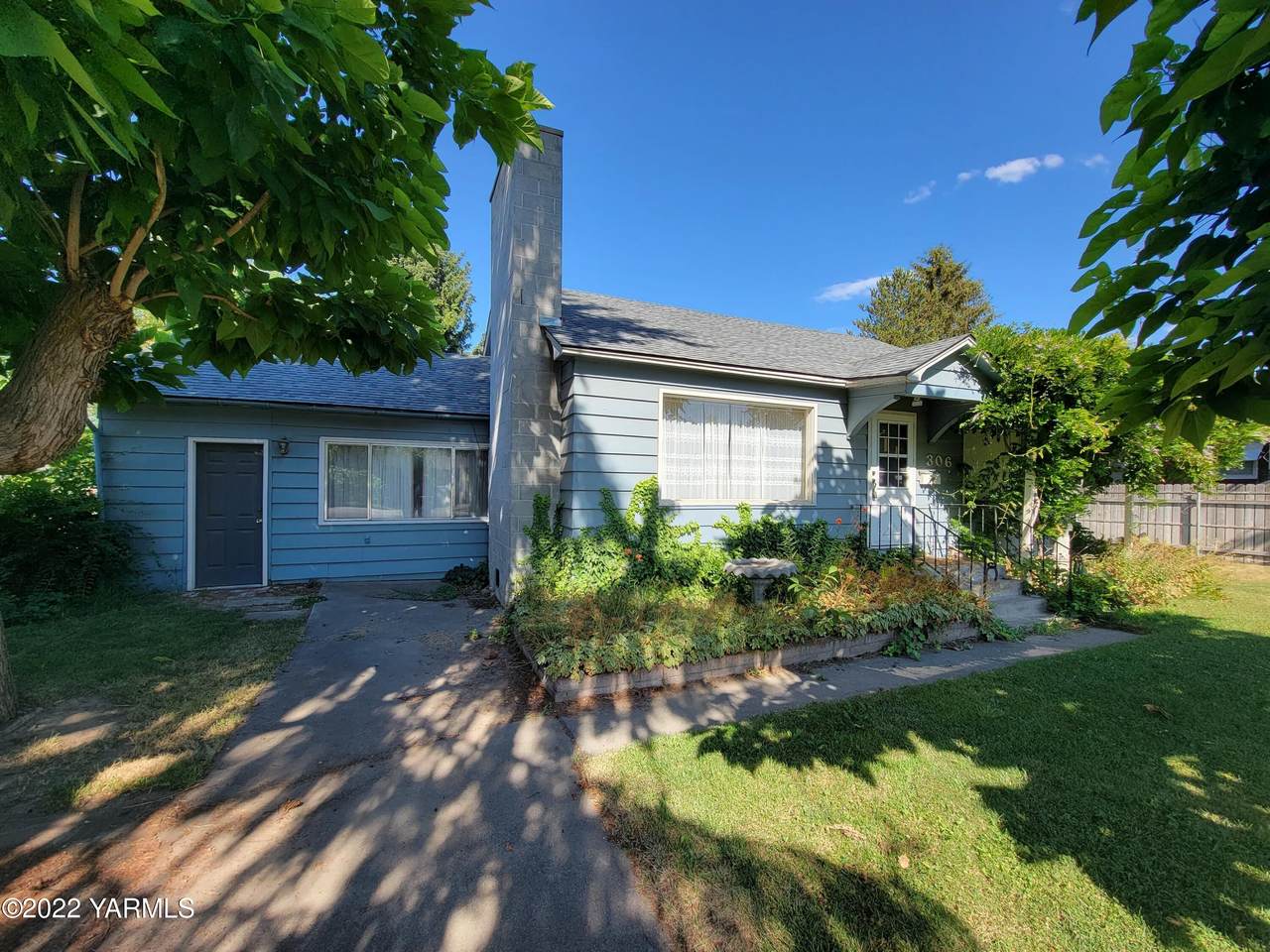 306 Elm St - Photo 1