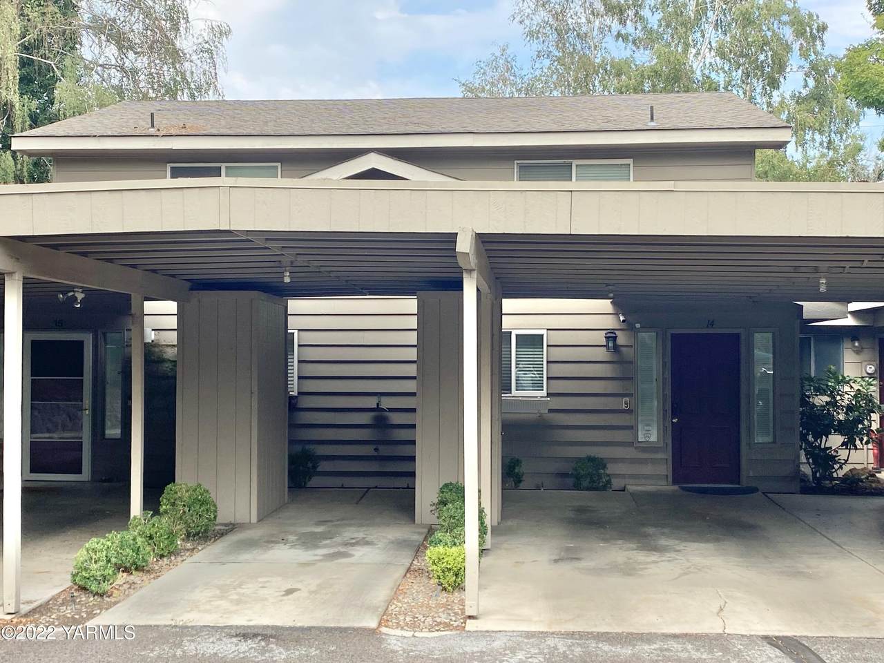2405 Lincoln Ave - Photo 1