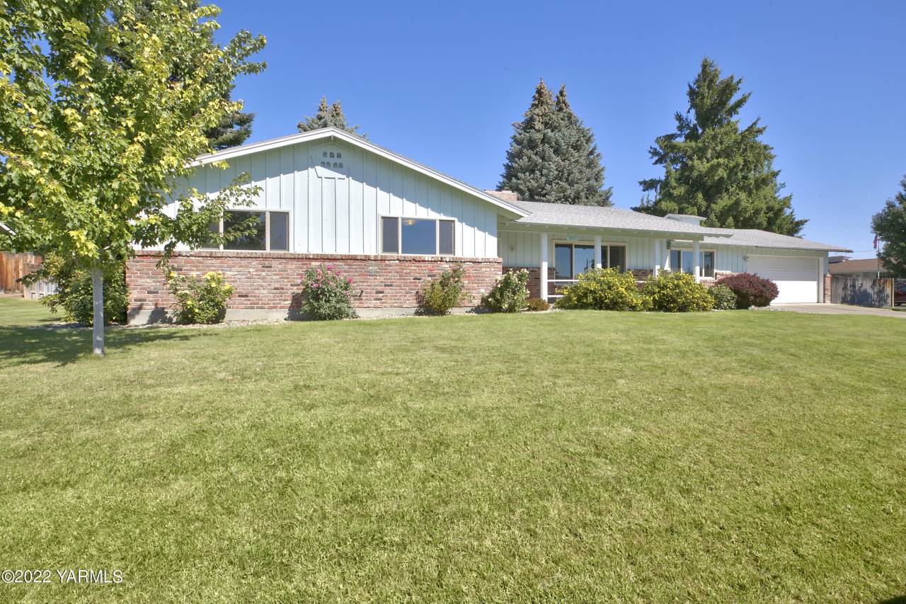 4211 Bell Ave - Photo 1