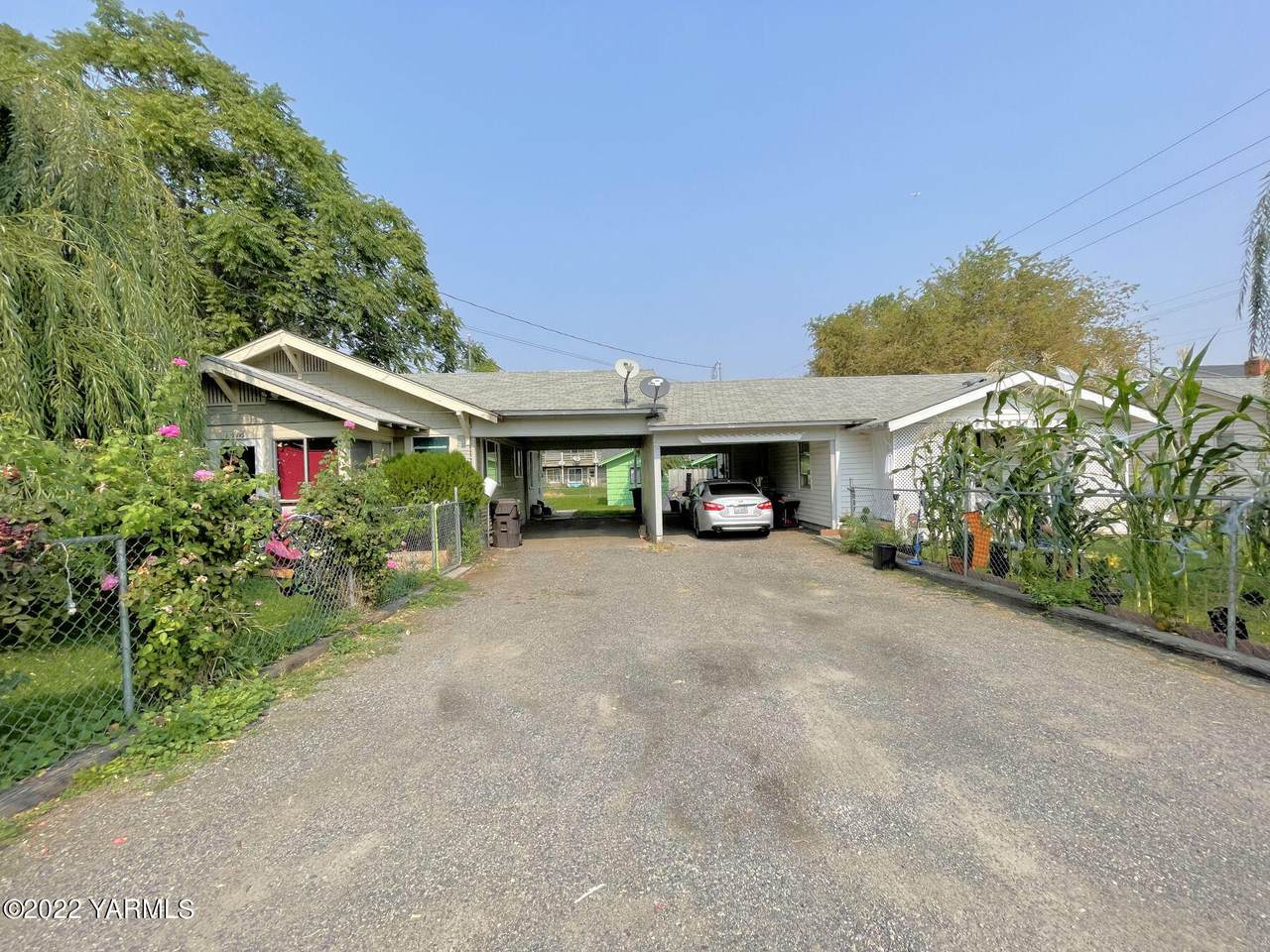 1015 Spruce St - Photo 1
