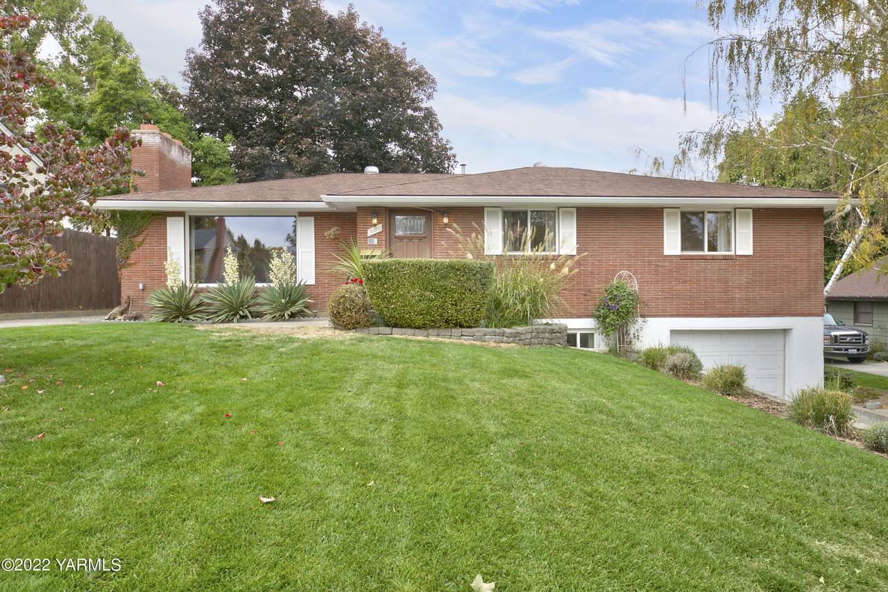 306 27th Ave - Photo 1