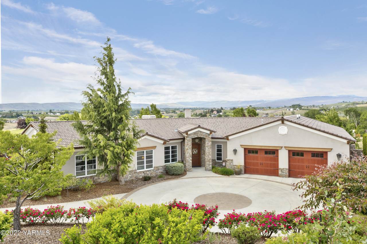 305 Mountain Shadows Pl - Photo 1