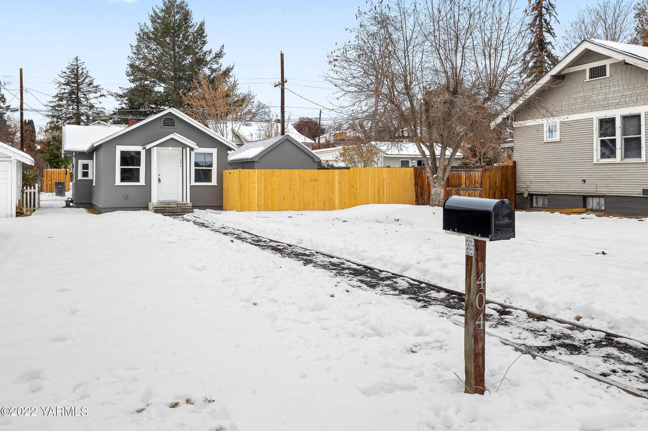 404 15th Ave - Photo 1