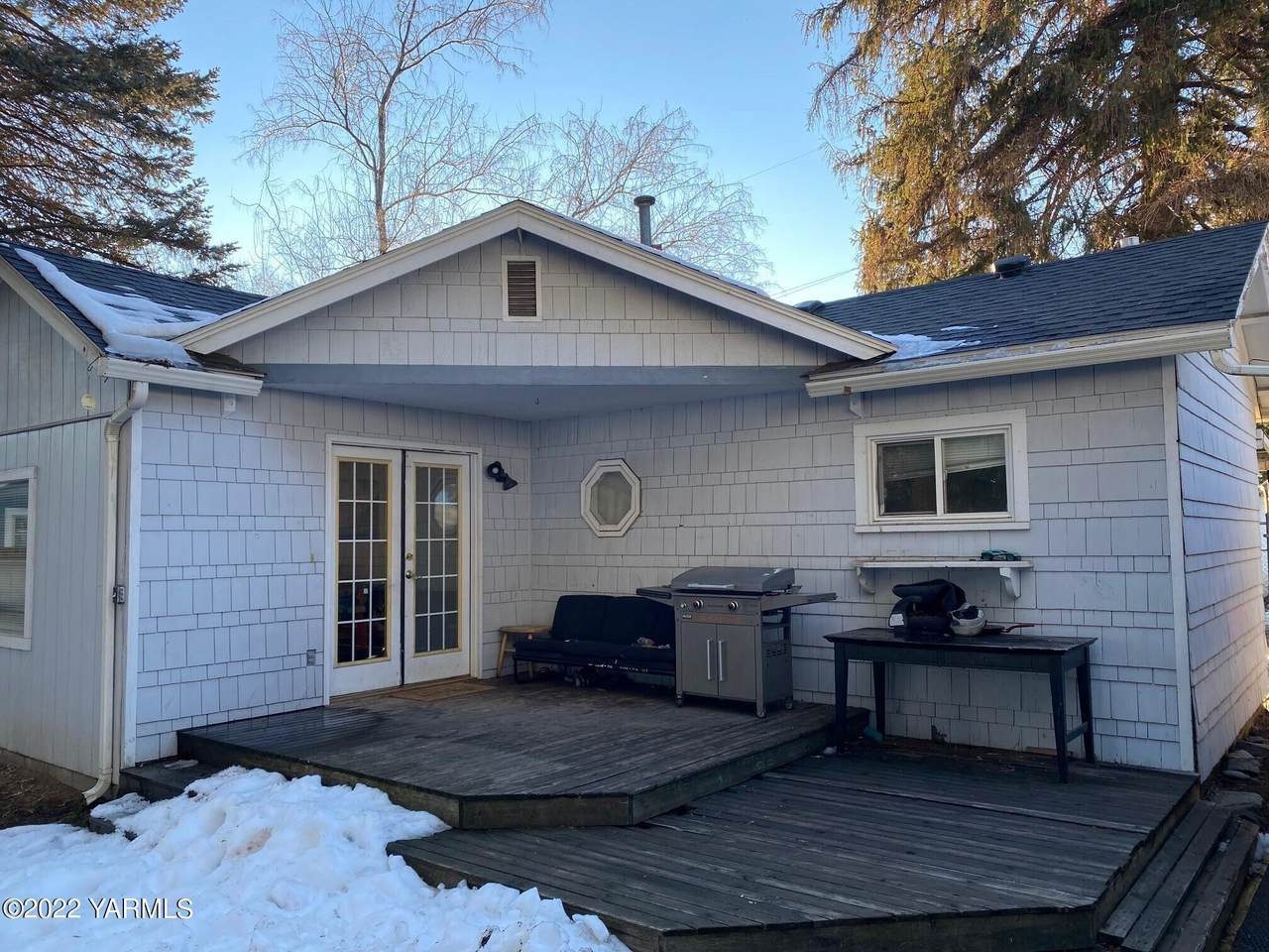 910 17th Ave - Photo 1