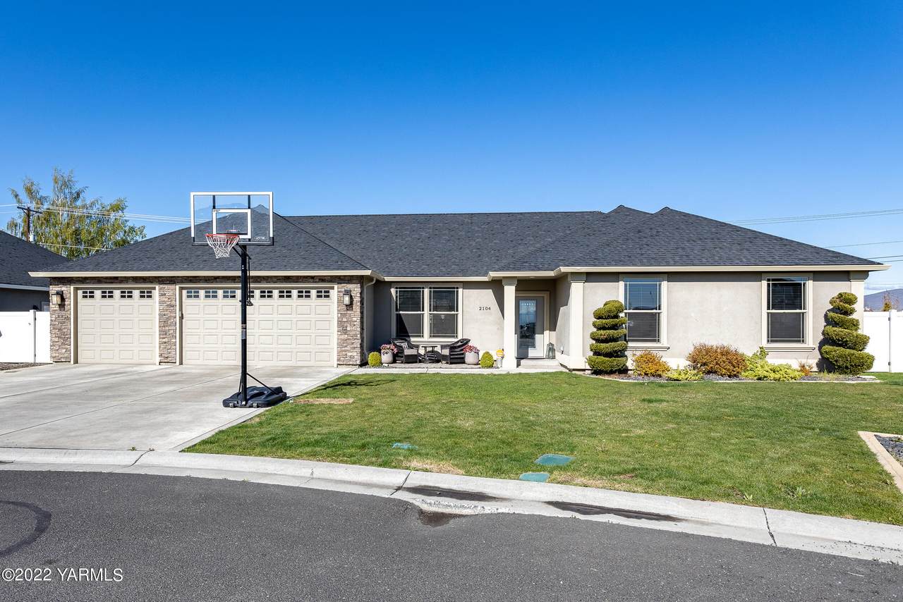 2104 Ruby Way - Photo 1